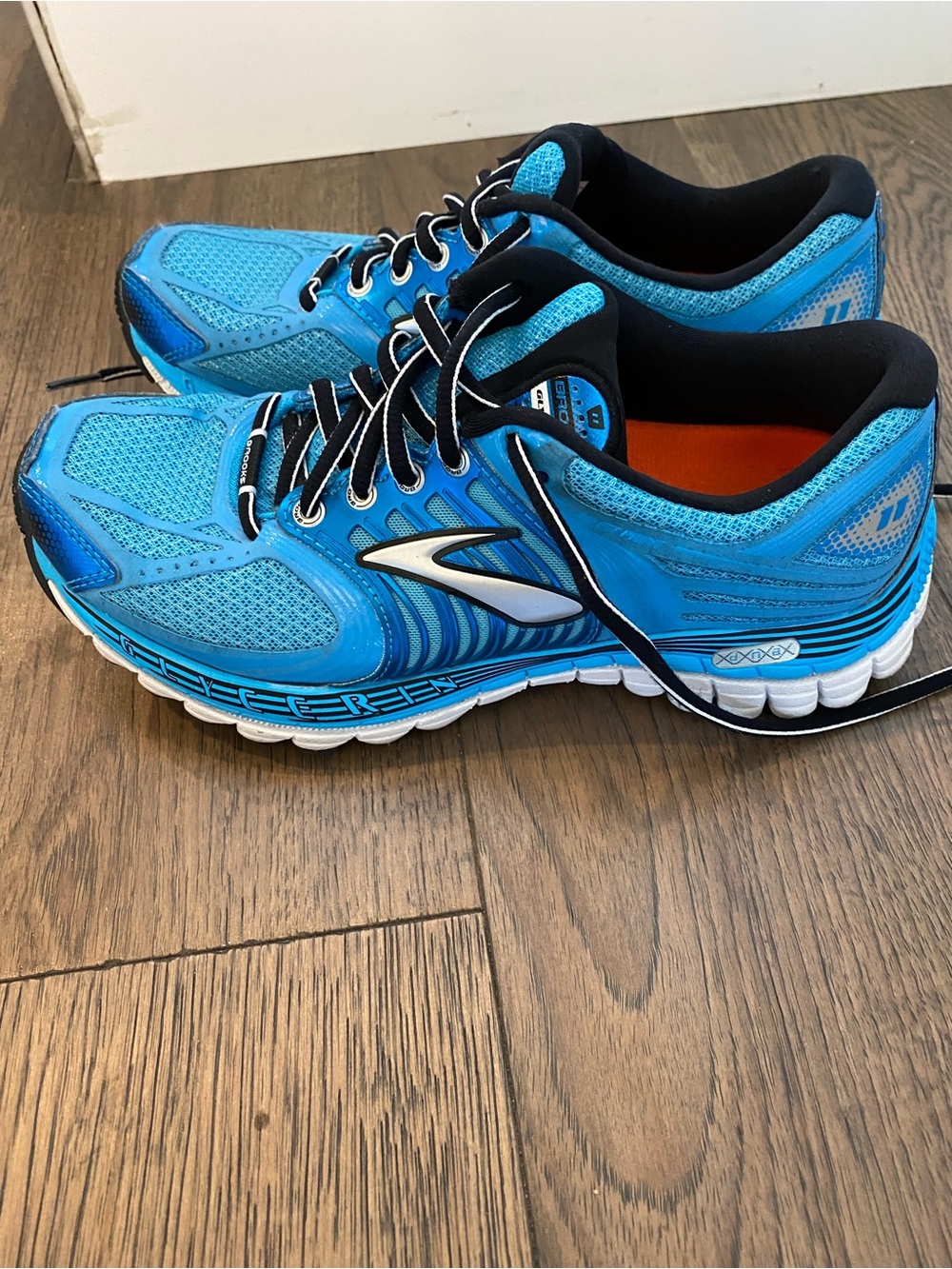 Brooks Glycerin women’s size 6 Bright Blue Athletic Running Shoes